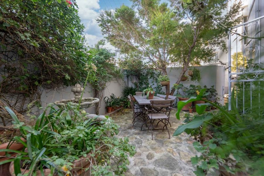 2 Bedroom Property for Sale in Gardens Western Cape